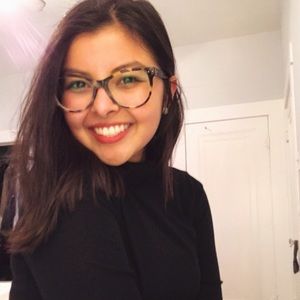 Meet your Posher, Alejandra